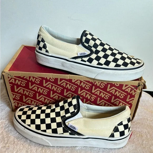 Vans Classic Slip-On Checkerboard Shoe - Picture 5 of 9